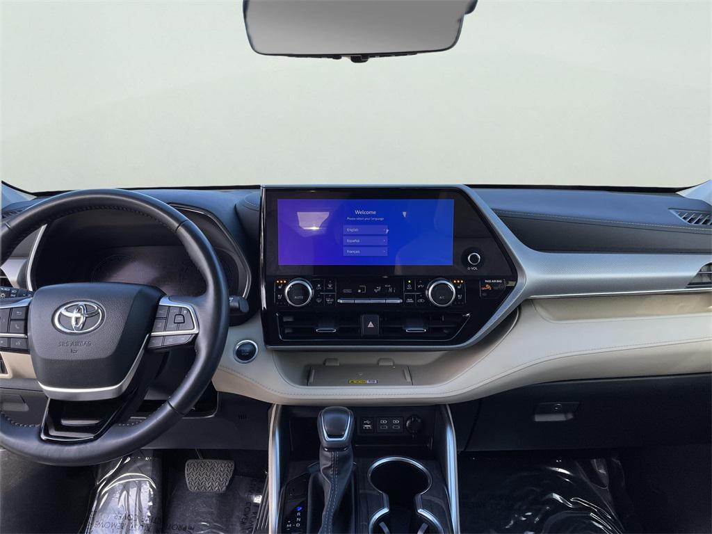 used 2024 Toyota Highlander car, priced at $45,000