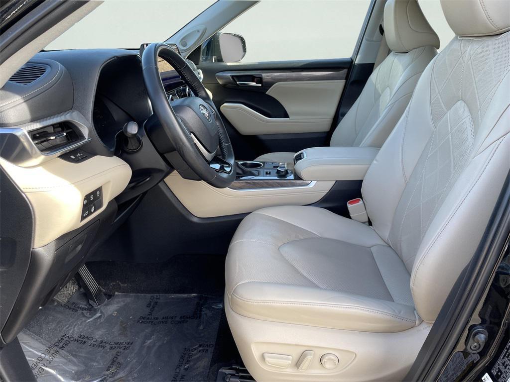 used 2024 Toyota Highlander car, priced at $45,000