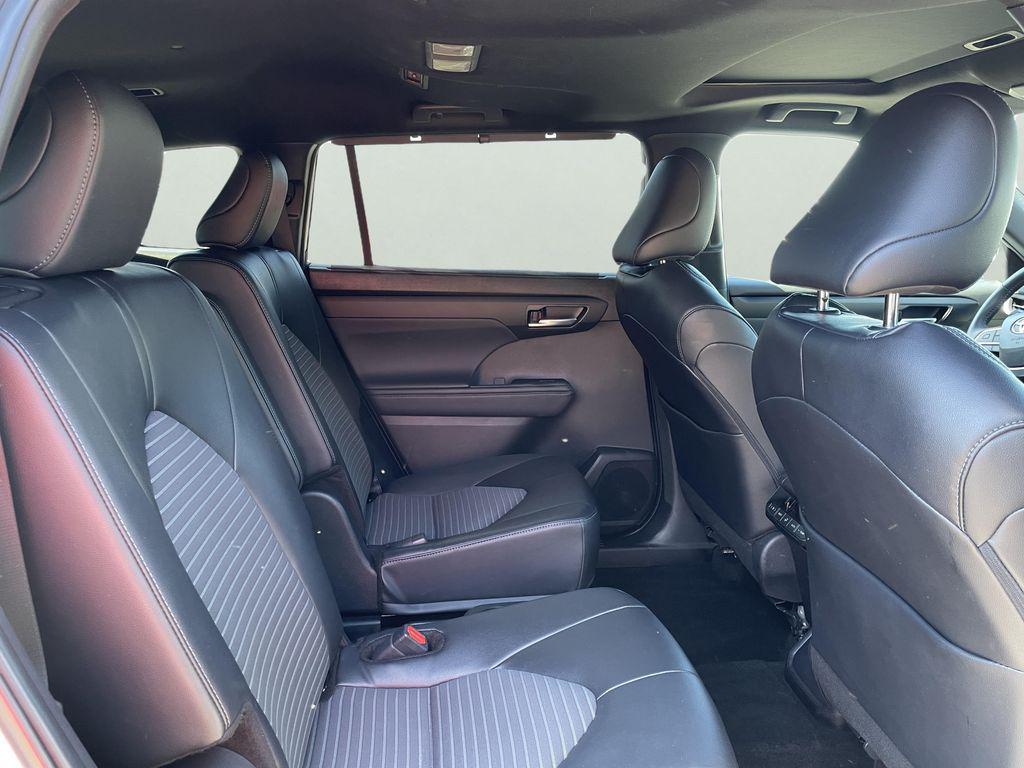 used 2025 Toyota Highlander car, priced at $46,390