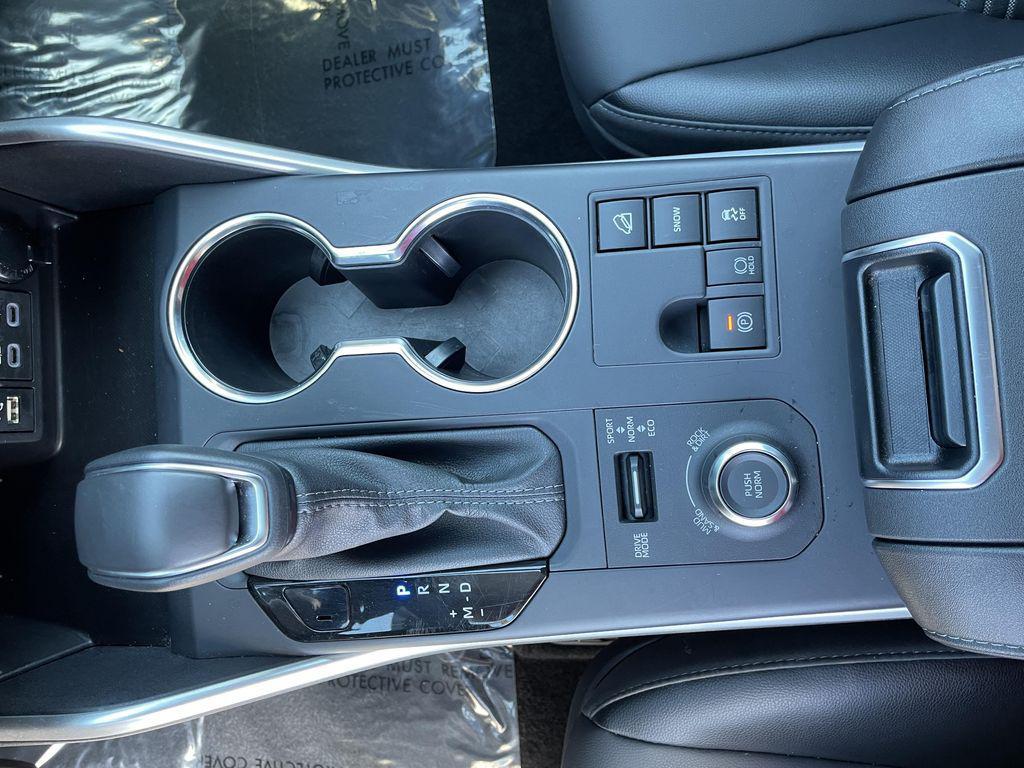 used 2025 Toyota Highlander car, priced at $46,390