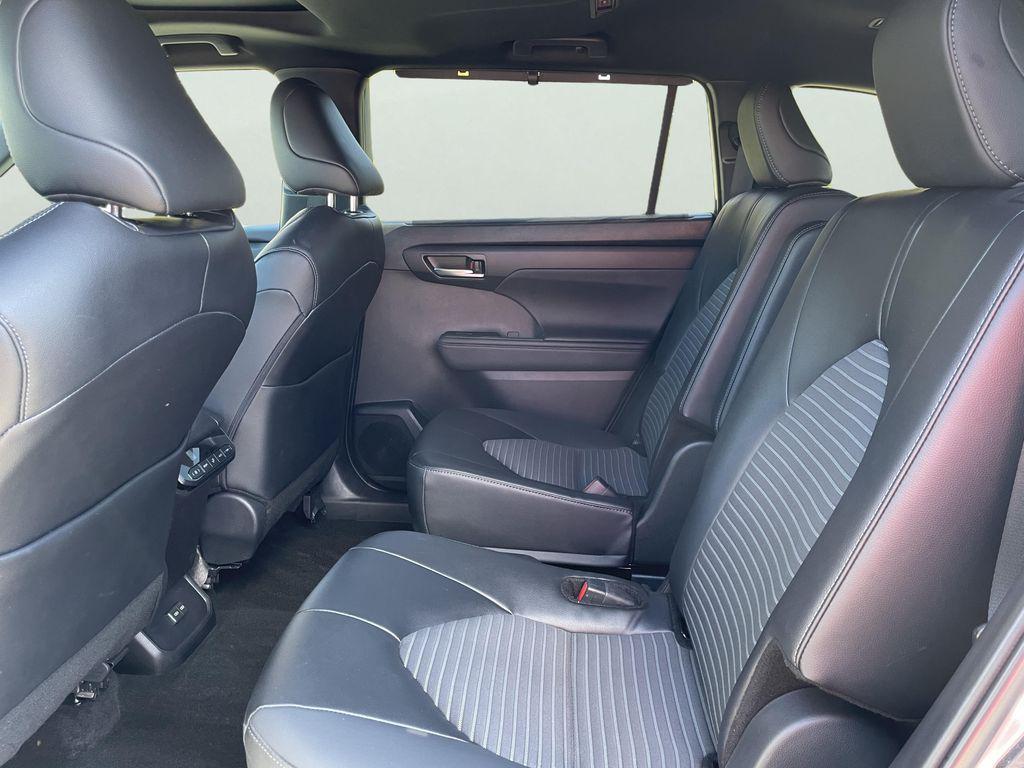 used 2025 Toyota Highlander car, priced at $46,390