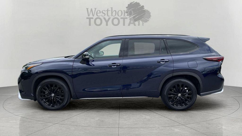 used 2025 Toyota Highlander car, priced at $47,390