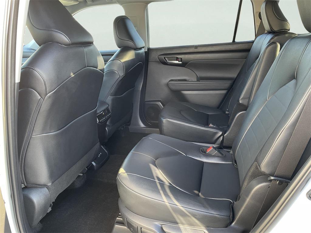 used 2025 Toyota Highlander car, priced at $45,000