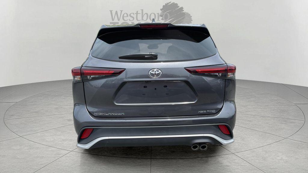 used 2025 Toyota Highlander car, priced at $46,595