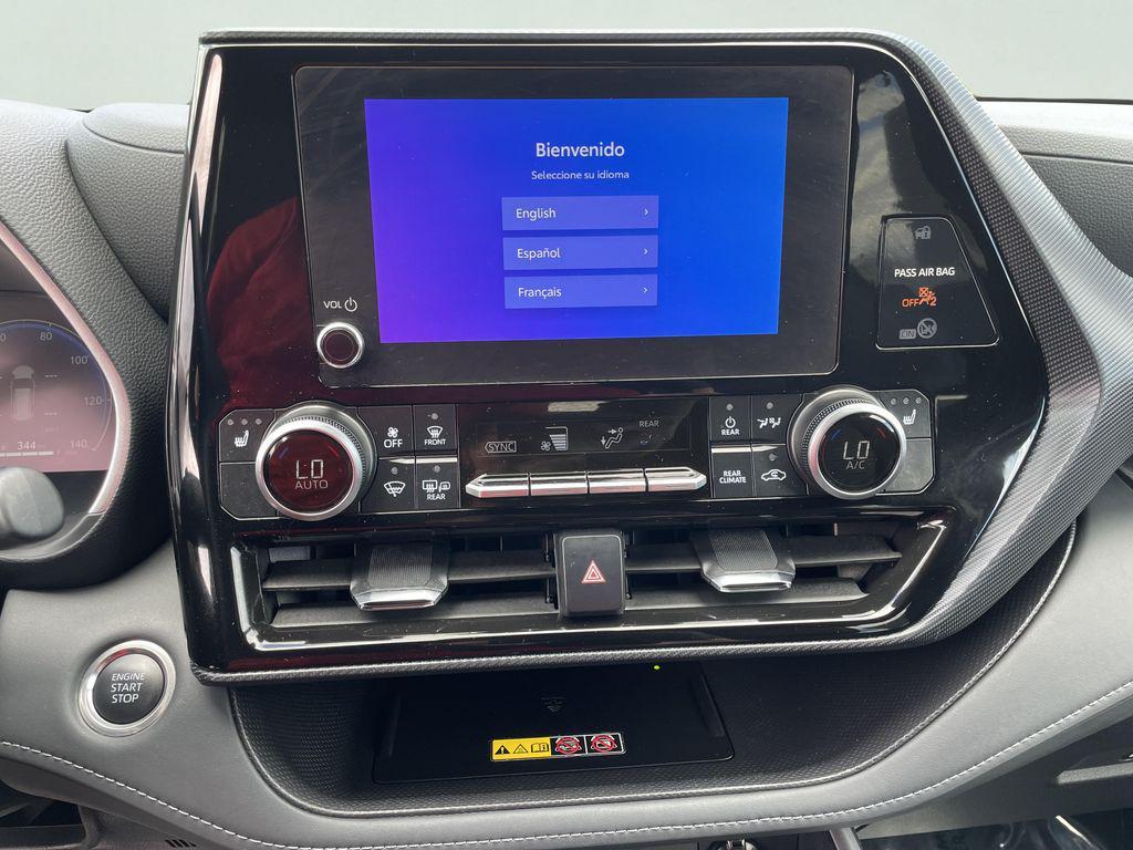 used 2025 Toyota Highlander car, priced at $46,390