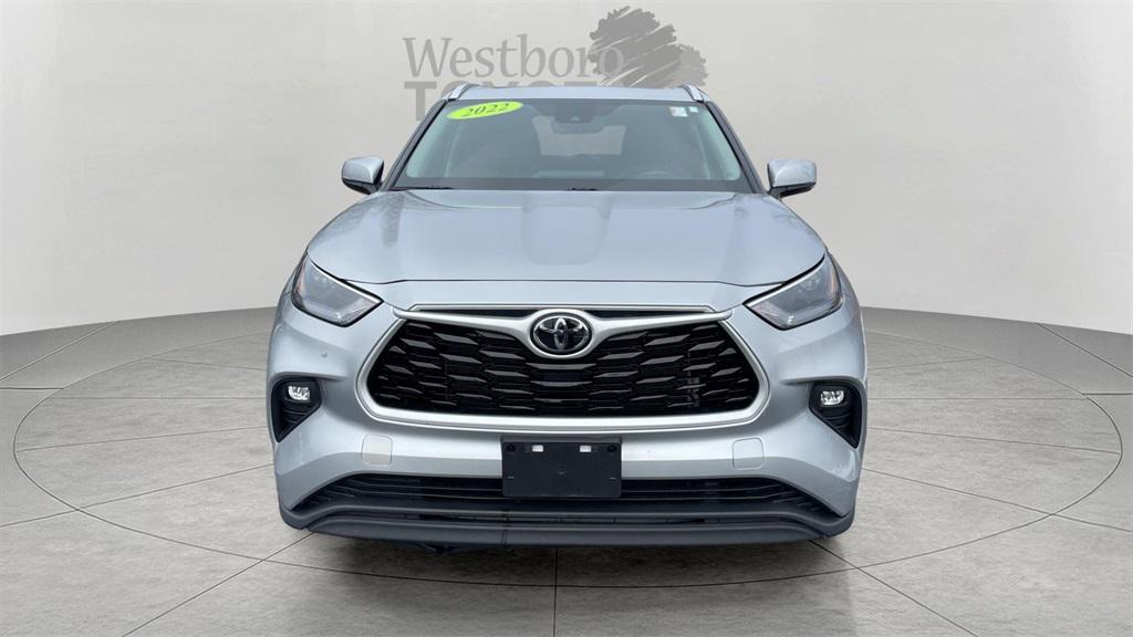 used 2022 Toyota Highlander car, priced at $29,000
