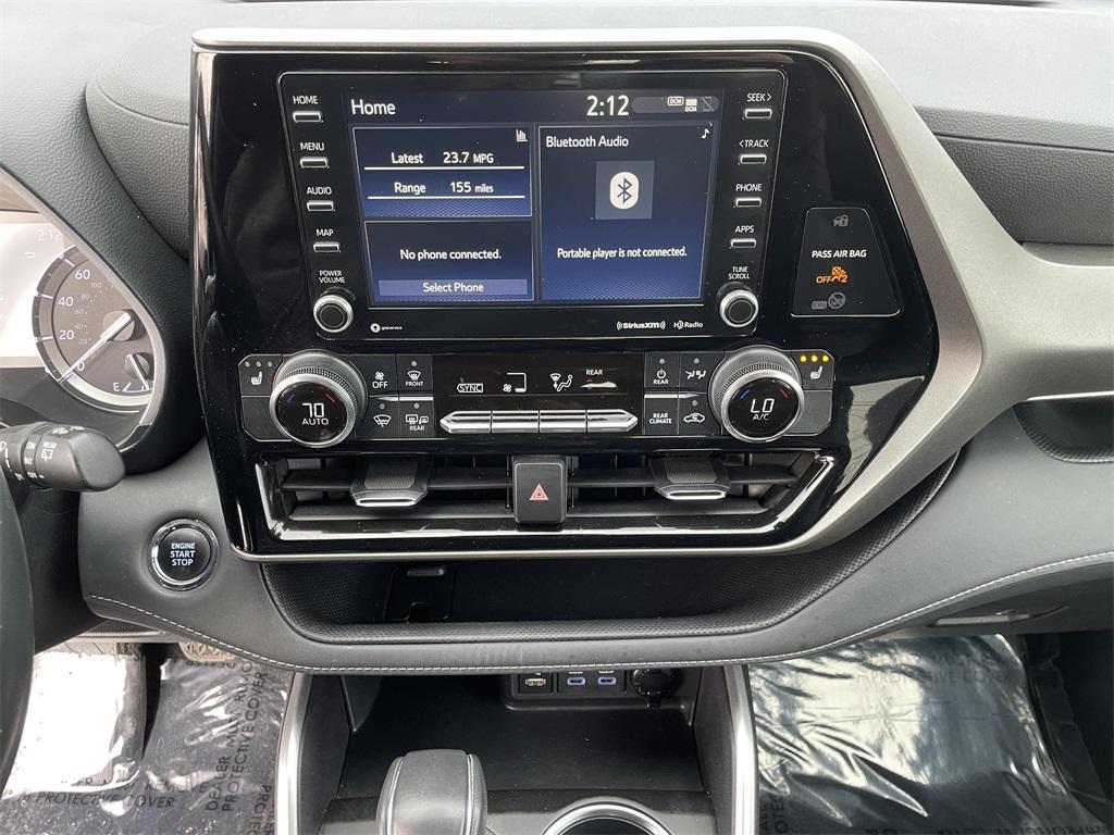 used 2022 Toyota Highlander car, priced at $29,000