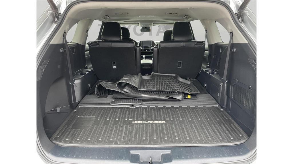 used 2022 Toyota Highlander car, priced at $29,000