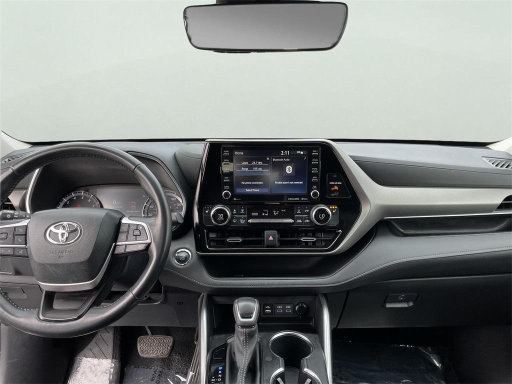 used 2022 Toyota Highlander car, priced at $29,000
