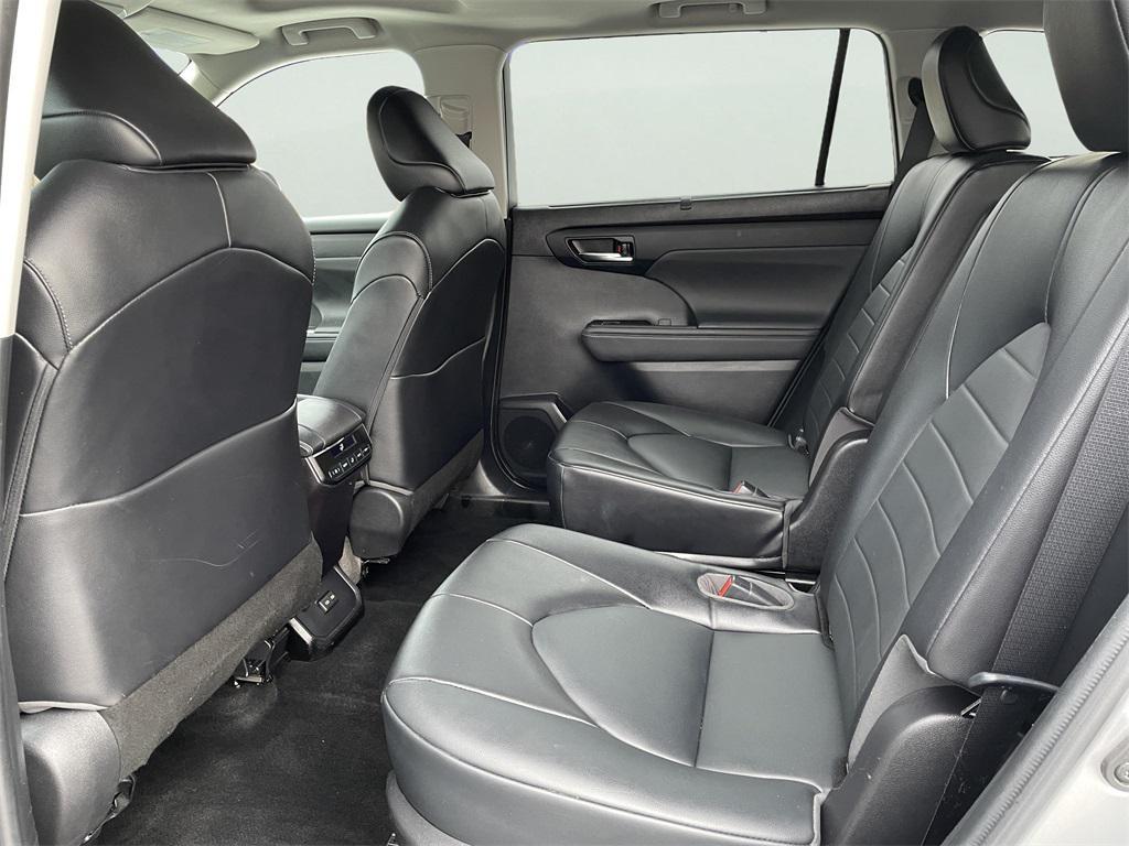 used 2022 Toyota Highlander car, priced at $29,000