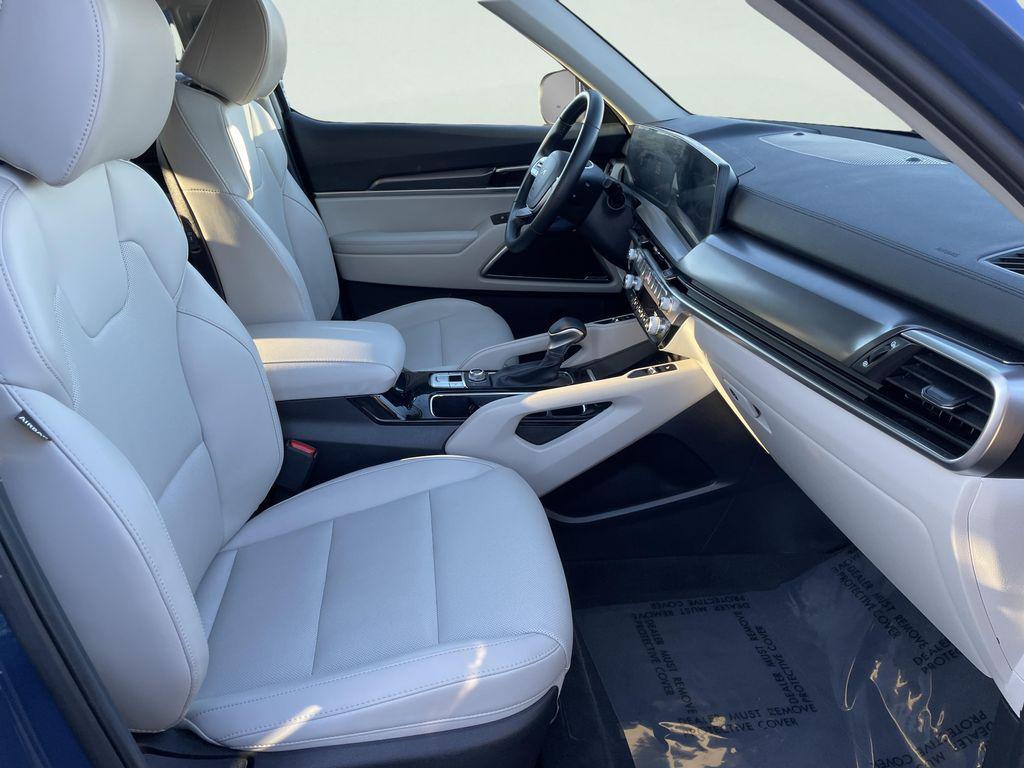 used 2025 Kia Telluride car, priced at $37,000