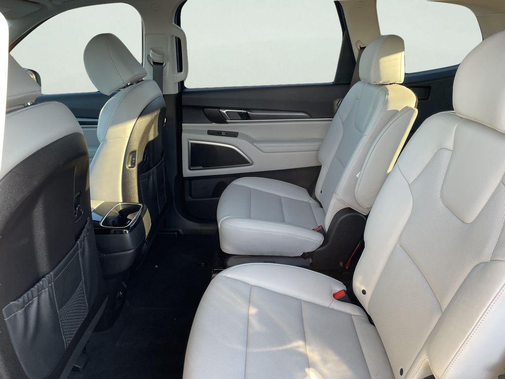 used 2025 Kia Telluride car, priced at $37,000