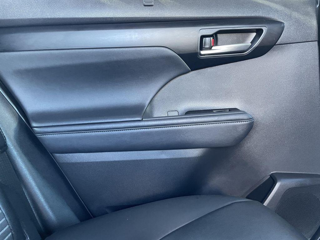 used 2025 Toyota Highlander car, priced at $46,390