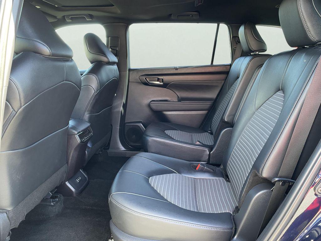 used 2025 Toyota Highlander car, priced at $46,390