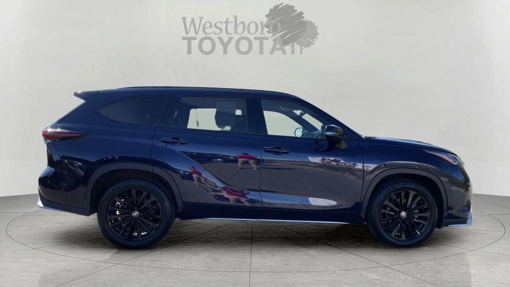 used 2025 Toyota Highlander car, priced at $46,390