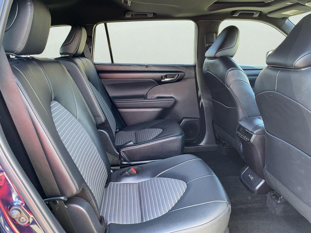 used 2025 Toyota Highlander car, priced at $46,390