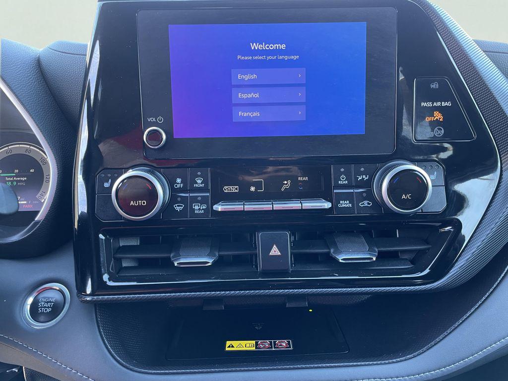 used 2025 Toyota Highlander car, priced at $46,390