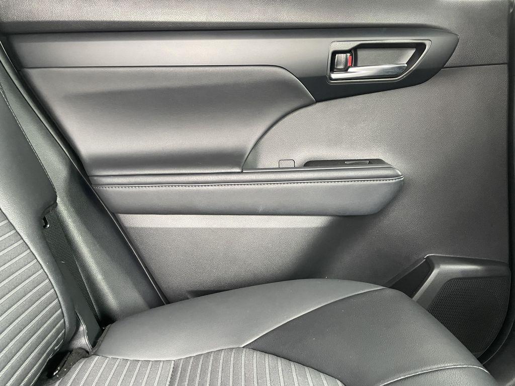 used 2025 Toyota Highlander car, priced at $45,390