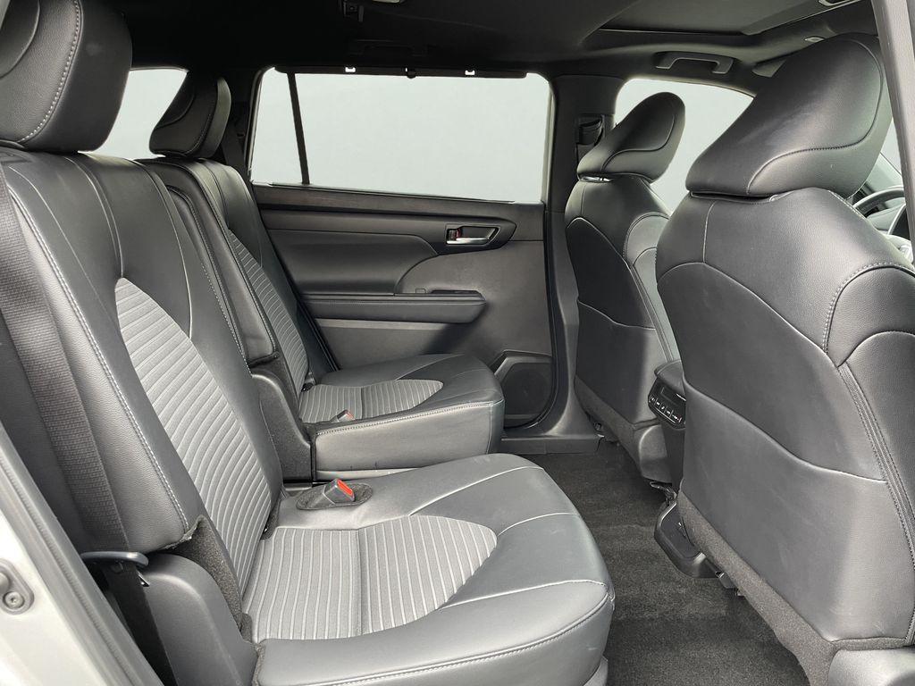 used 2025 Toyota Highlander car, priced at $45,390