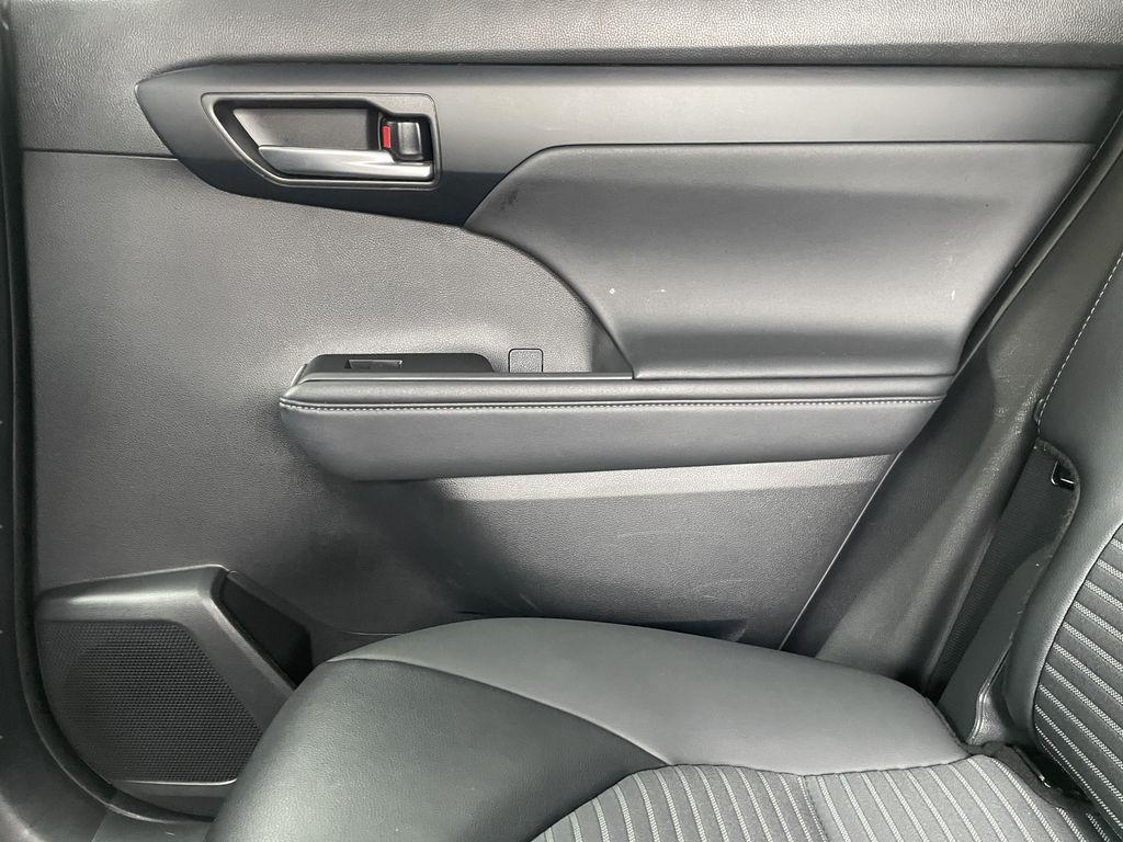 used 2025 Toyota Highlander car, priced at $45,390