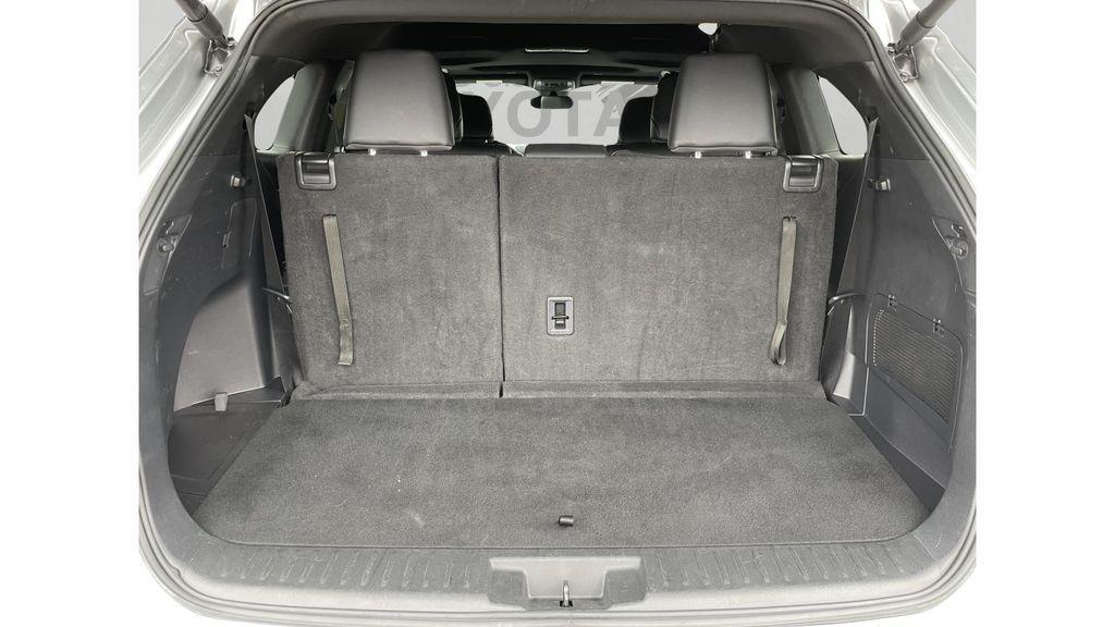 used 2025 Toyota Highlander car, priced at $45,390