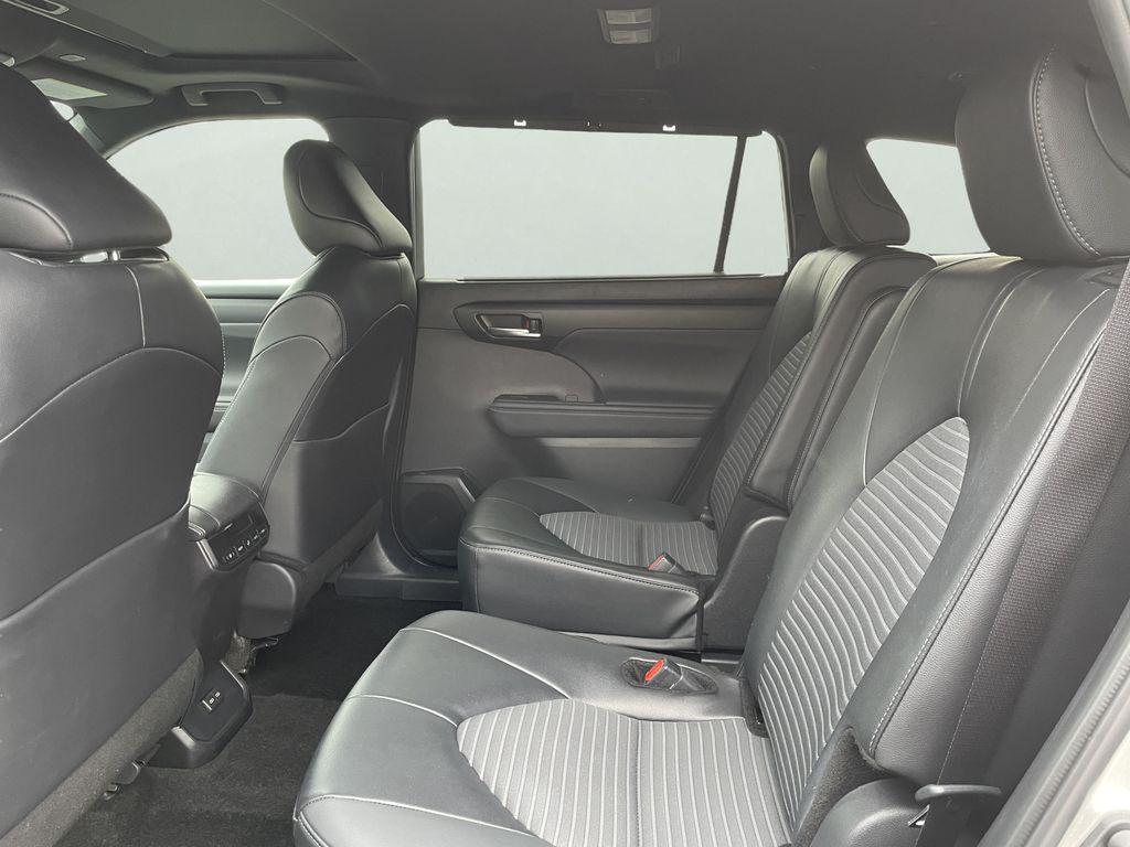used 2025 Toyota Highlander car, priced at $45,390