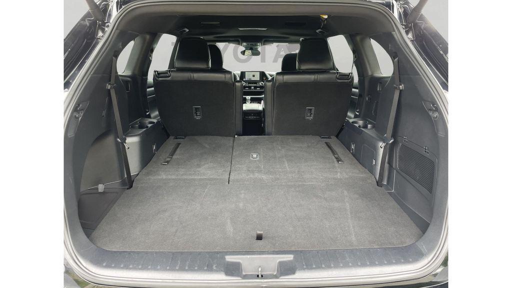 used 2025 Toyota Highlander car, priced at $46,595