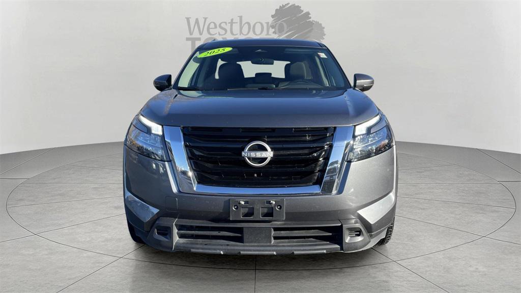 used 2025 Nissan Pathfinder car, priced at $28,000