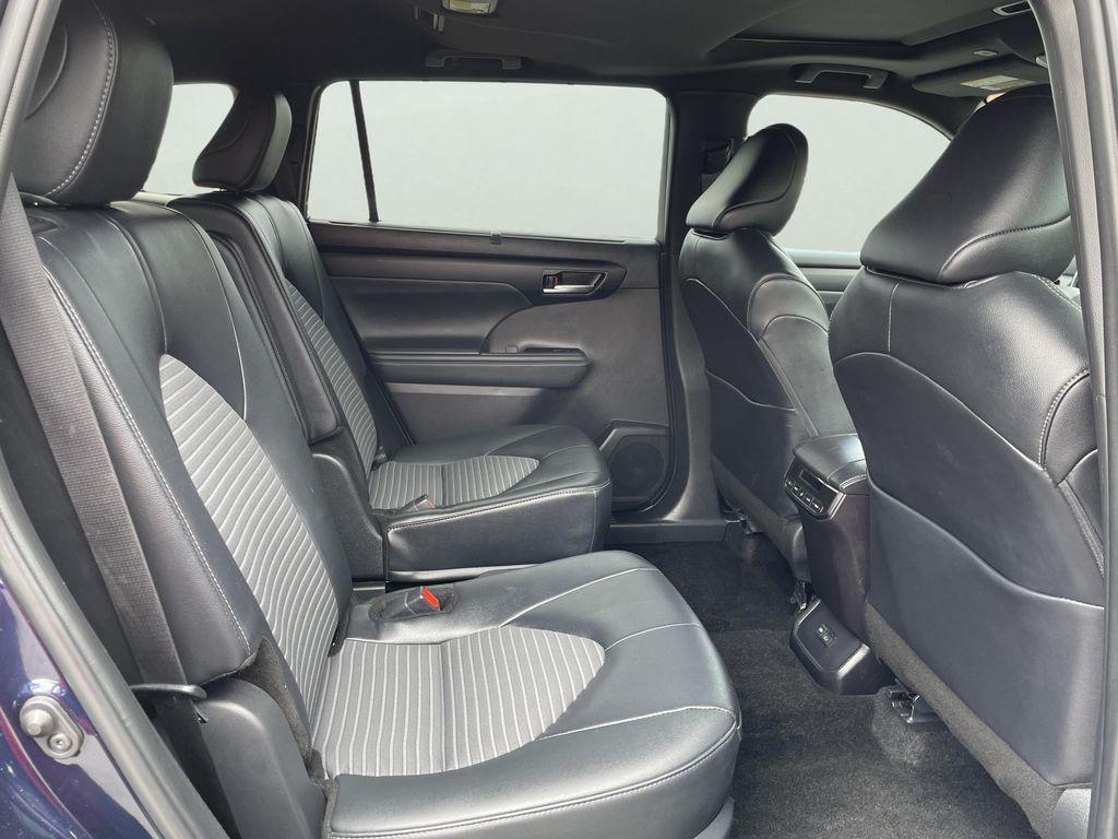 used 2025 Toyota Highlander car, priced at $46,390
