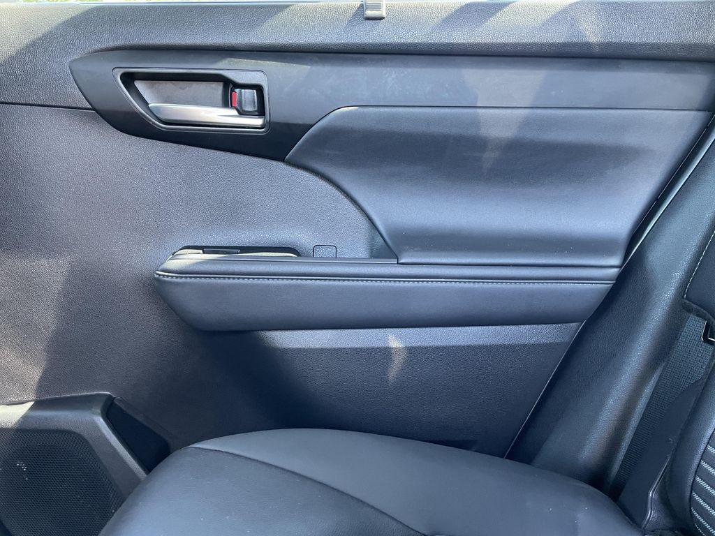 used 2025 Toyota Highlander car, priced at $47,095