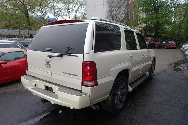 used 2006 Cadillac Escalade car, priced at $8,799