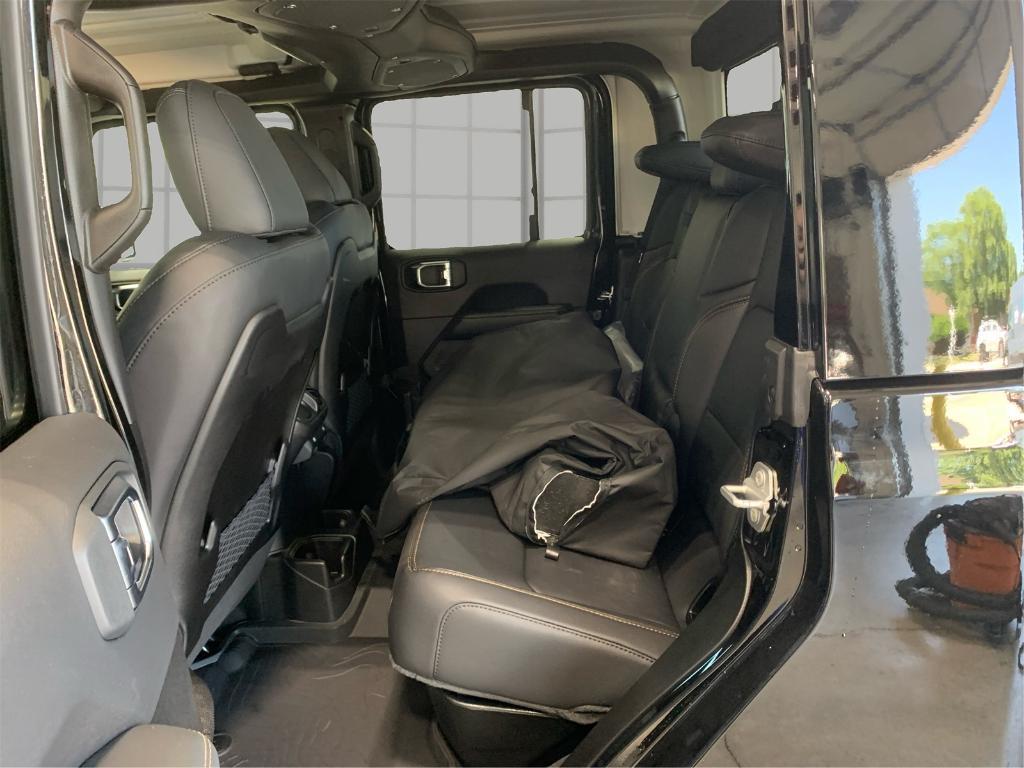 new 2025 Jeep Gladiator car, priced at $40,627