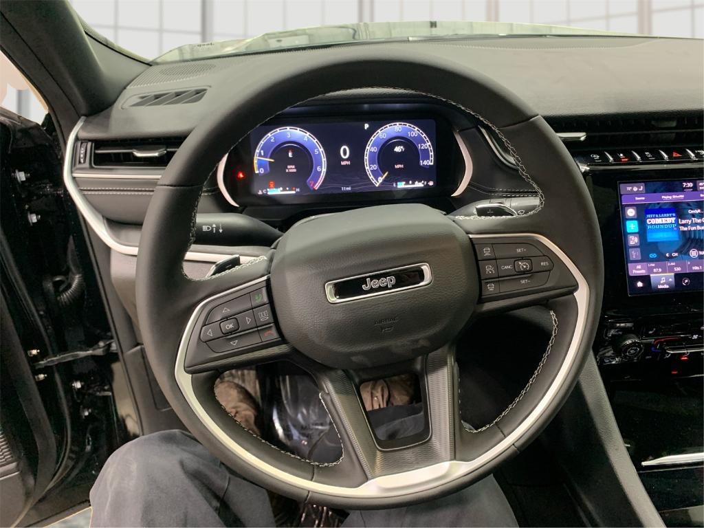 new 2025 Jeep Grand Cherokee car, priced at $39,934