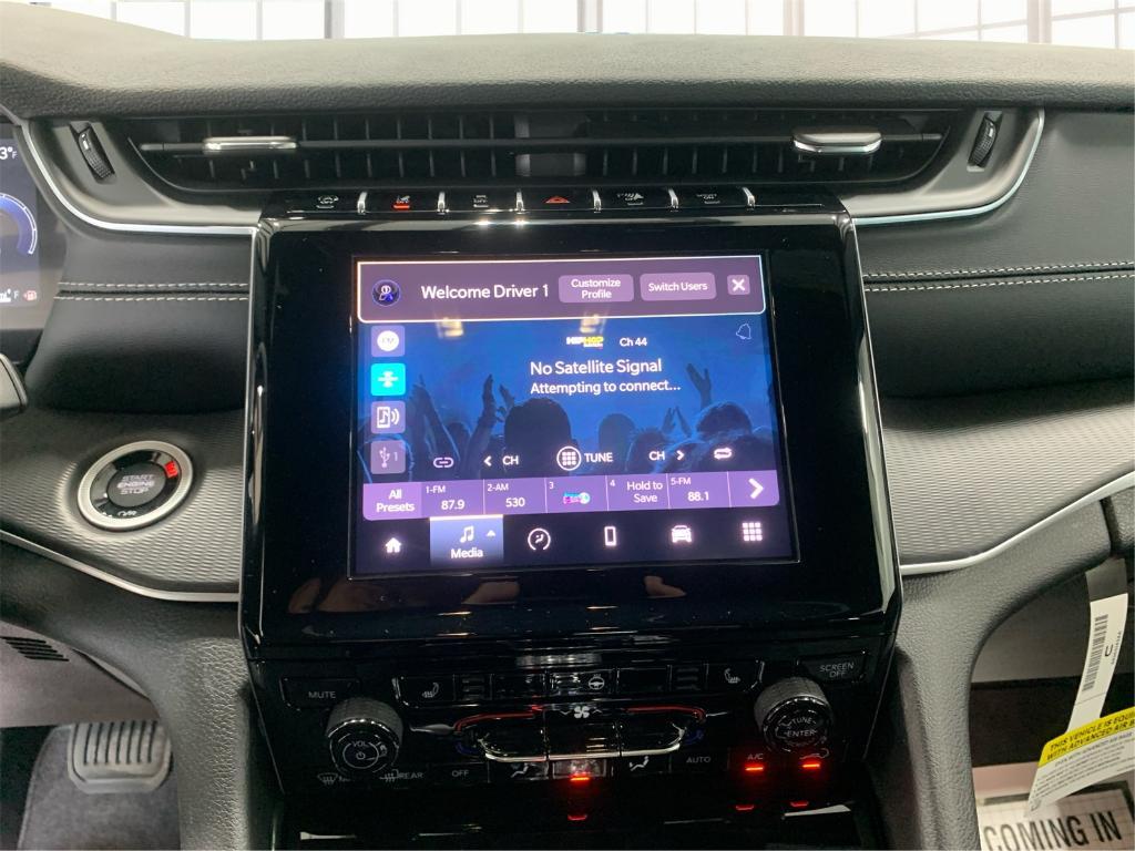 new 2025 Jeep Grand Cherokee car, priced at $40,809