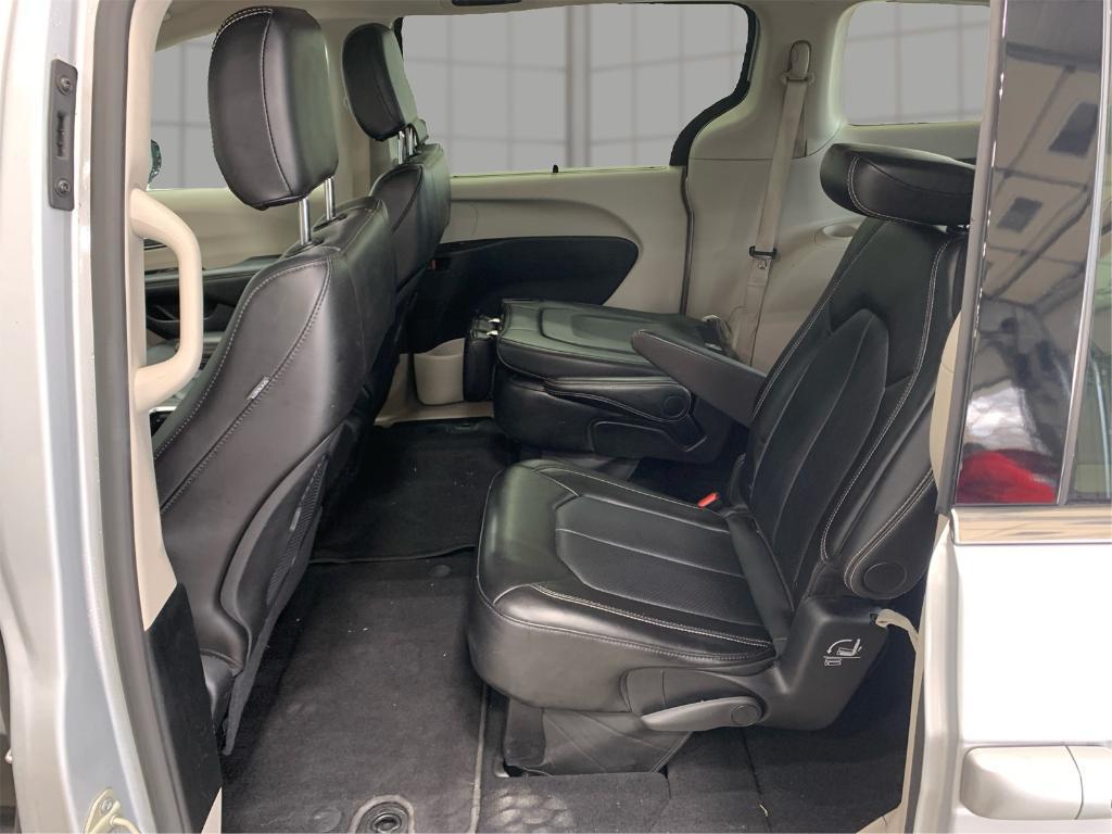 used 2024 Chrysler Pacifica car, priced at $29,200