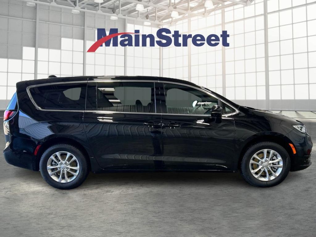 new 2026 Chrysler Pacifica car, priced at $45,963
