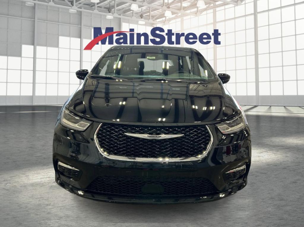 new 2026 Chrysler Pacifica car, priced at $45,963