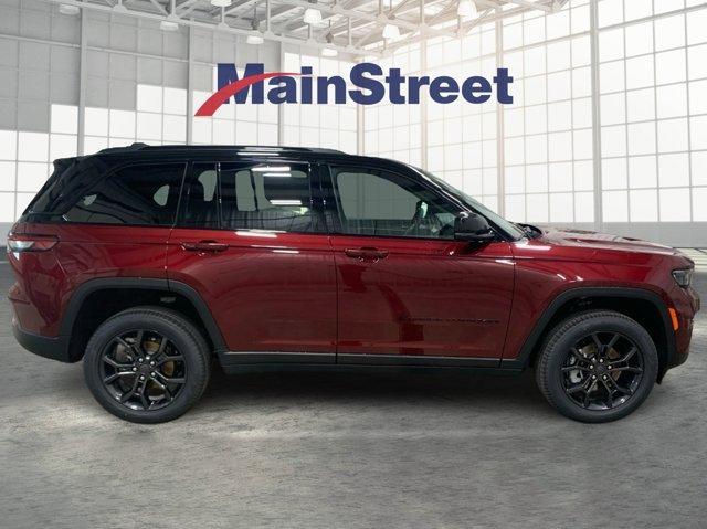 new 2025 Jeep Grand Cherokee car, priced at $43,250