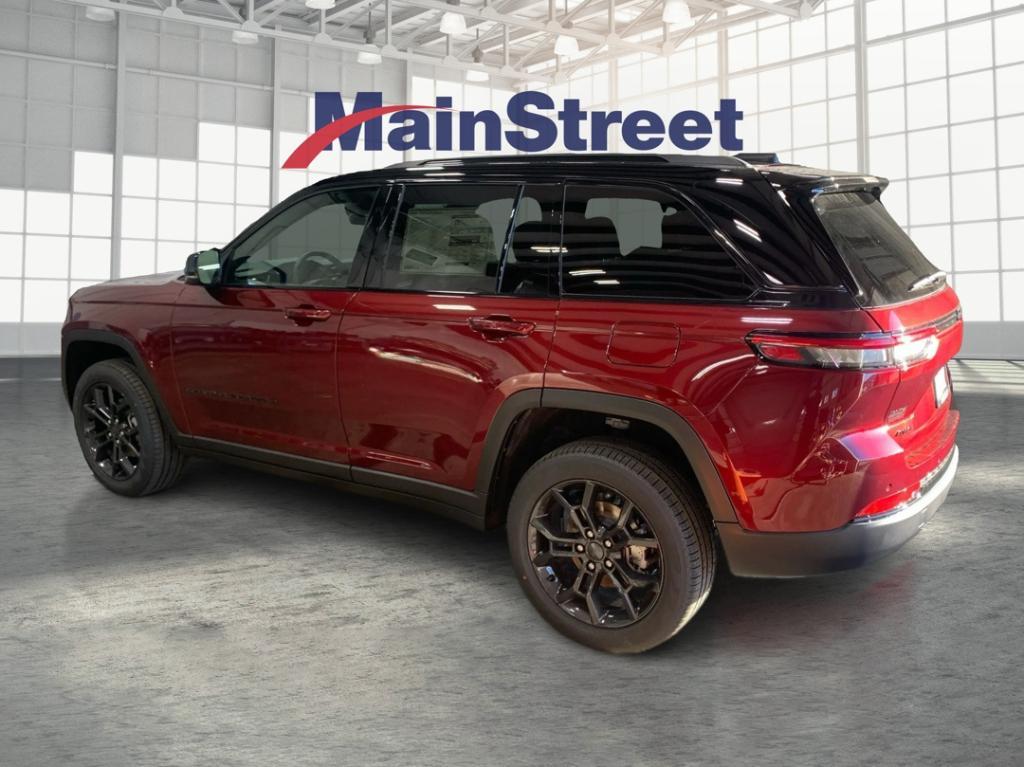 new 2025 Jeep Grand Cherokee car, priced at $43,250