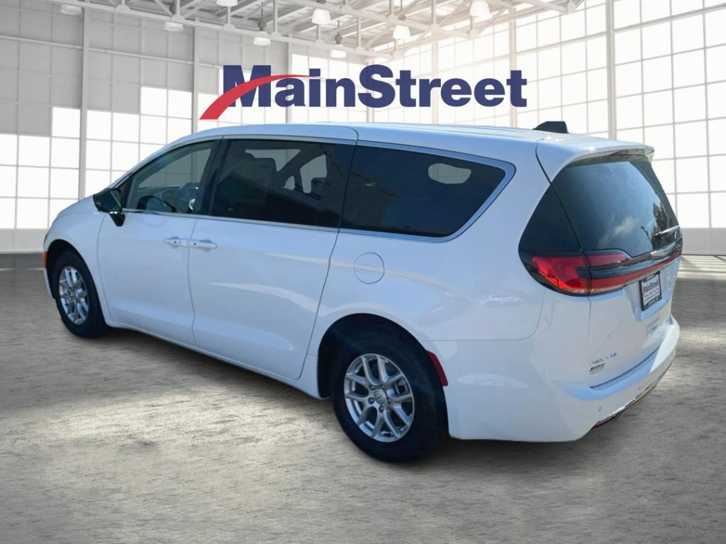 new 2026 Chrysler Pacifica car, priced at $42,842