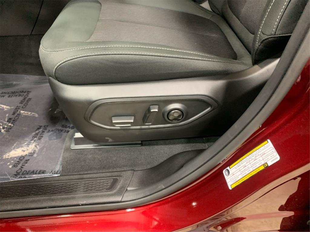 new 2025 Jeep Grand Cherokee car, priced at $34,988