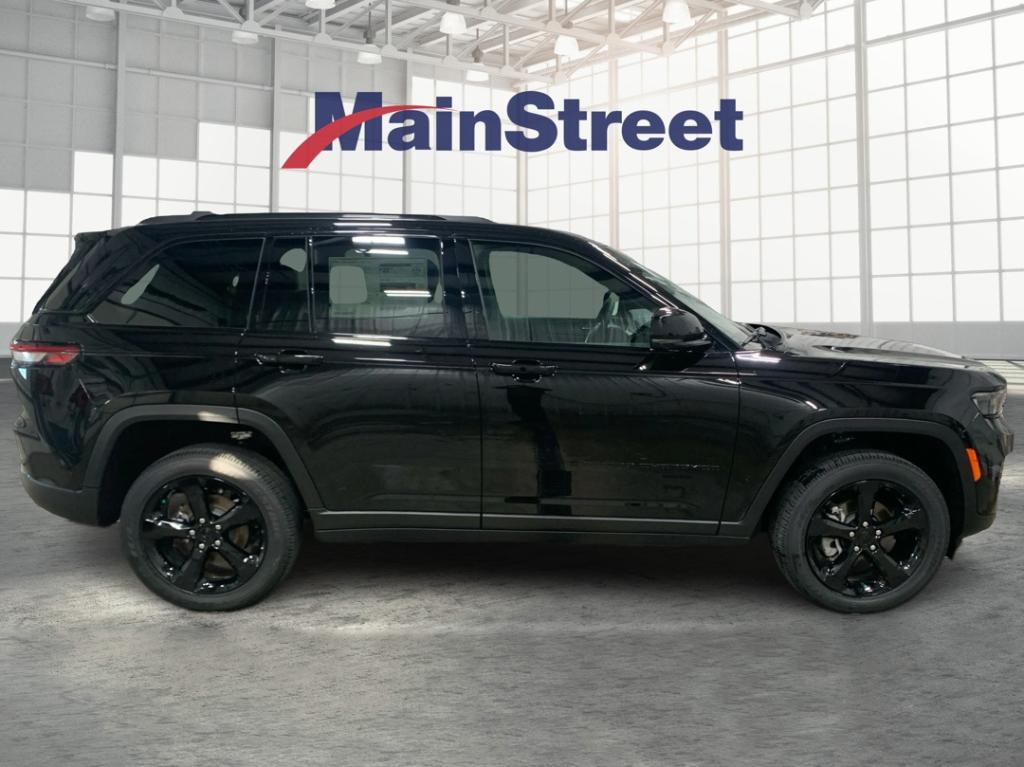 new 2025 Jeep Grand Cherokee car, priced at $40,934