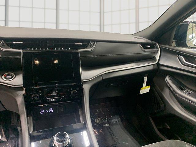 new 2025 Jeep Grand Cherokee car, priced at $40,934