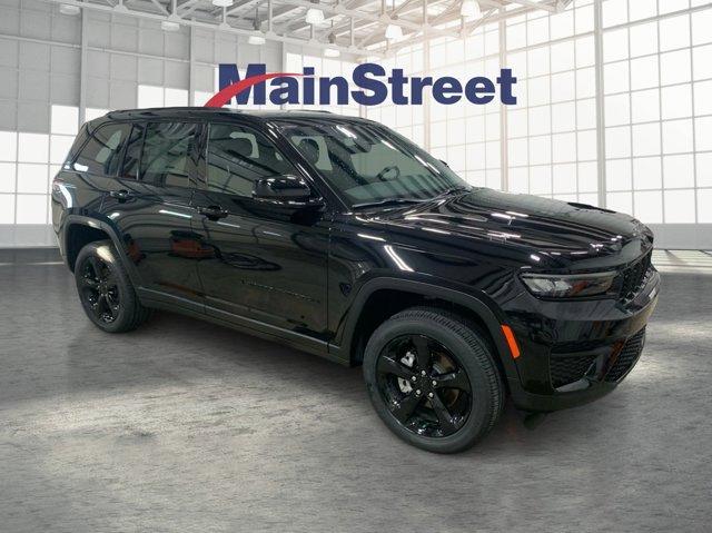 new 2025 Jeep Grand Cherokee car, priced at $40,934