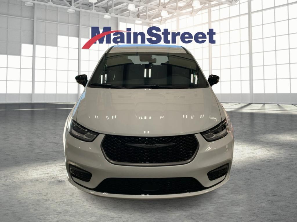 new 2026 Chrysler Pacifica car, priced at $45,717