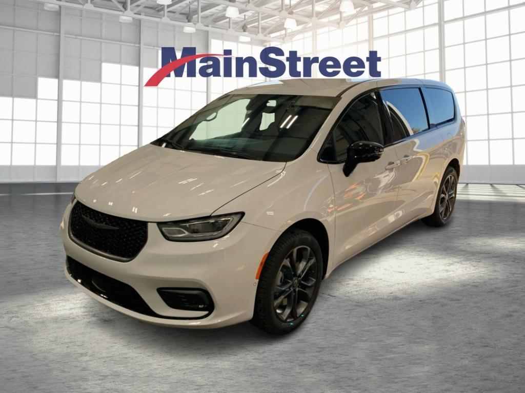 new 2026 Chrysler Pacifica car, priced at $45,717