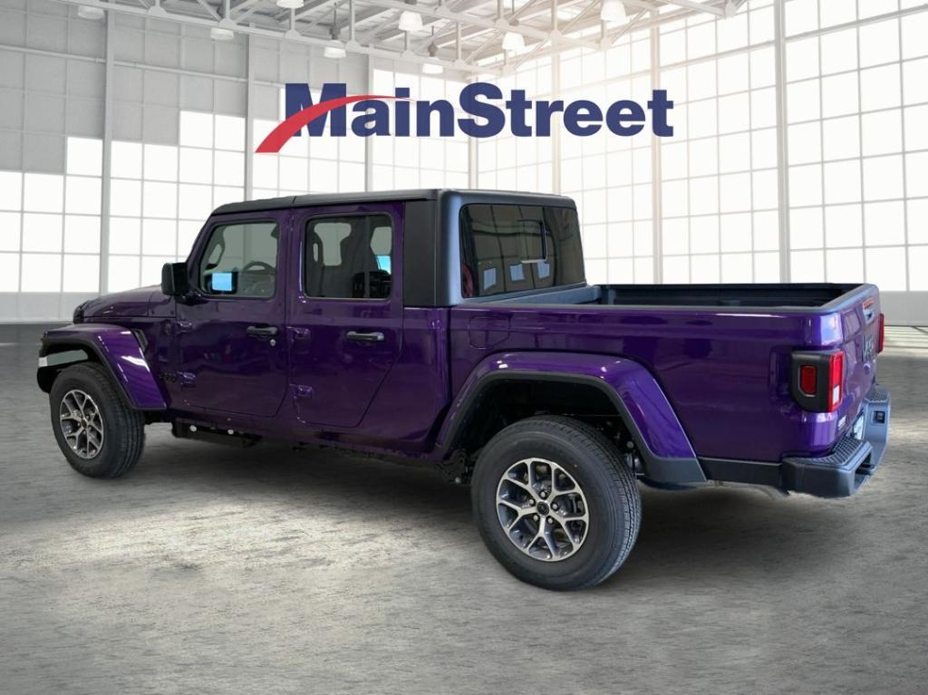 new 2026 Jeep Gladiator car, priced at $48,002