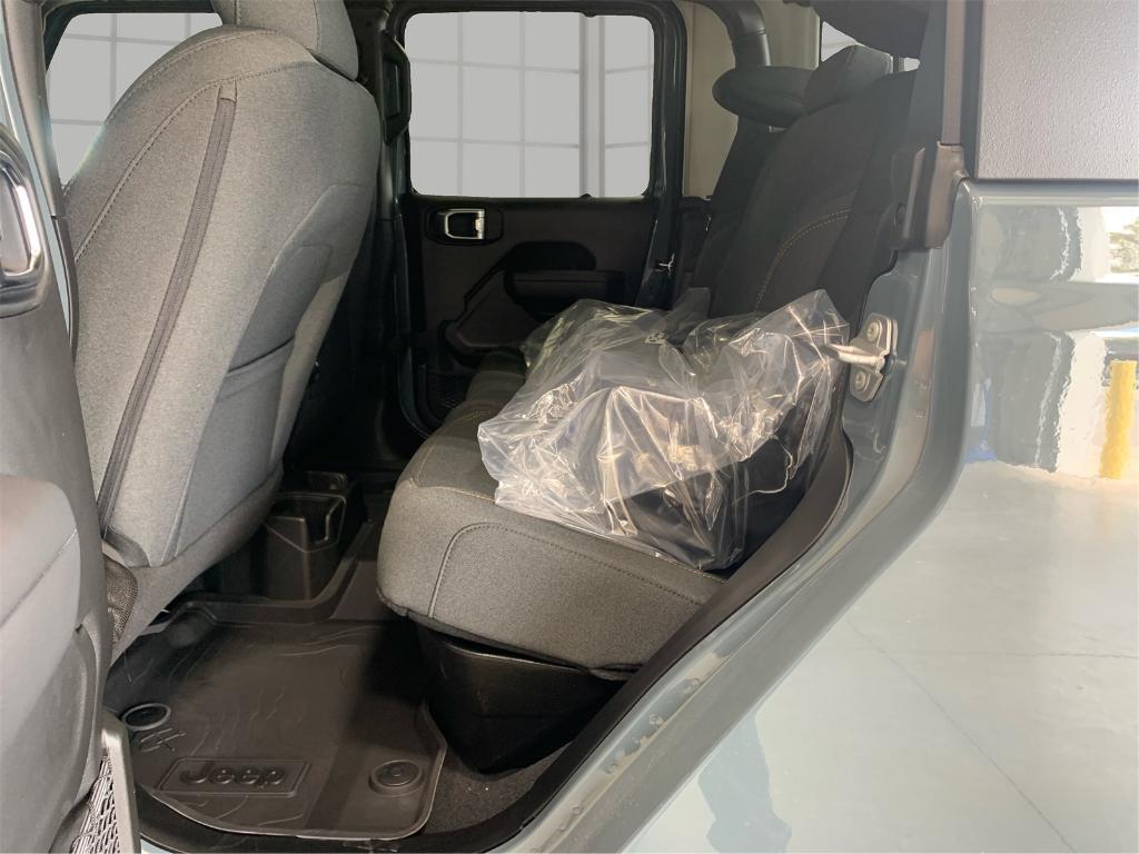 new 2025 Jeep Gladiator car, priced at $42,875