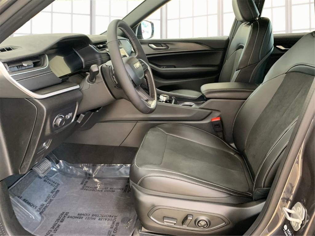 new 2025 Jeep Grand Cherokee L car, priced at $42,644