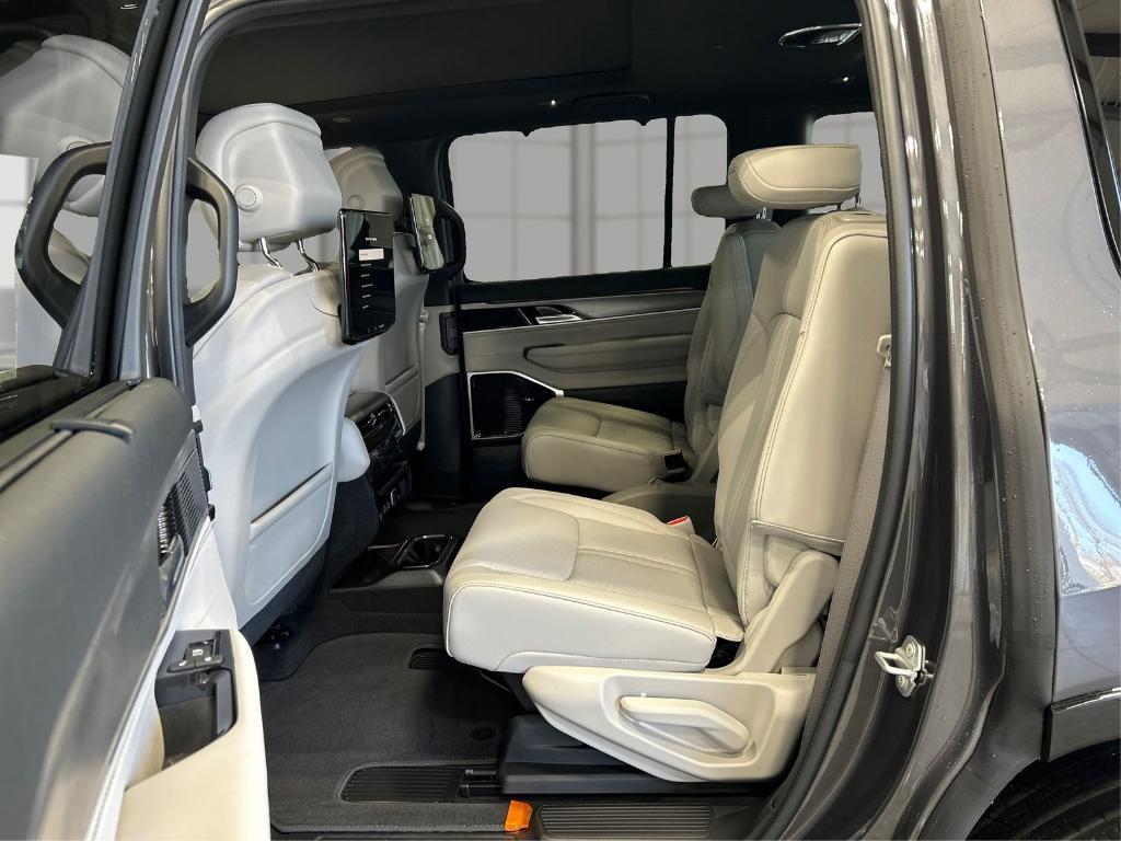 new 2026 Jeep Grand Wagoneer car, priced at $78,635